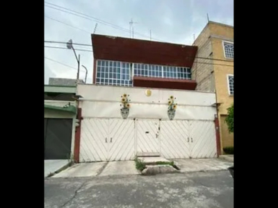 Remato Casa En Coyoacán En Diego Nava Rivas 29, Presidentes Ejidales 1era Secc.