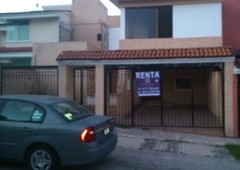 3 cuartos, 250 m casa en renta bugambilias 1a seccion 18,000.00 incluye mtto.