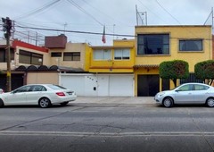 casa en venta - 4 recámaras - 3 baños - 233 m2