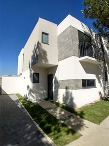 Casa Burdeos Residencial!!