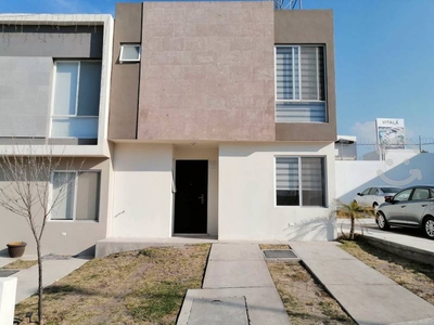 CASA EN ESQUINA EN VENTA EN ZAKIA EL MARQUES QUERE