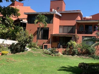 Casa en venta con vigilancia Palmira Cuernavaca Morelos