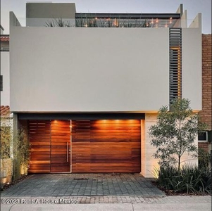 El Refugio, pre venta de casa con Roof Garden y doble filtro de seguridad. FVR