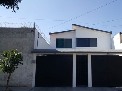 Se Vende Casa en LOMAS DE QUERETARO con Gran Ubicación, de Oportunidad!