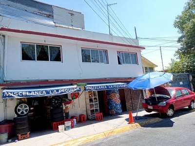 se vende casa en tlalnepantla tiene 4 Deptos y 2 locales, cerca vía Lopez Mateos