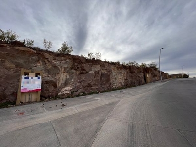 TERRENO CON VISTA A LA CIUDAD EN LA HERRADURA (PEDREGAL)