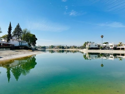 CASA EN VENTA CON VISTA AL LAGO EN FRACCIONAMIENTO SAN GIL EN QUERETARO