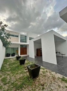 Casa residencial con piscina, en venta, Montes de Amé, Mérida, Yucatán