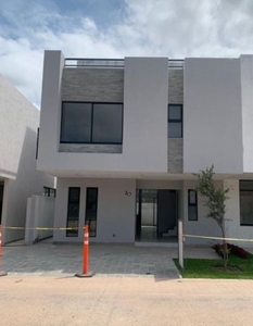 Casas nueva en venta Ubicadas en: Bosques Vallarta - Coto Bosquetto (3 Niveles)