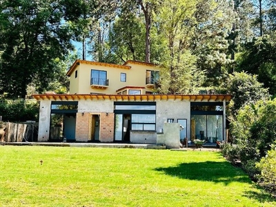 VENTA CASA EN VALLE DE BRAVO -CERRO GORDO