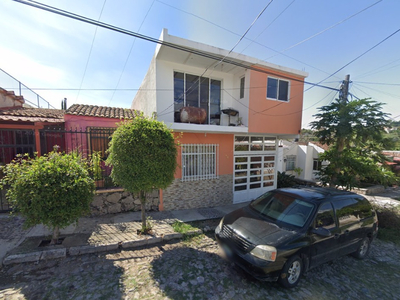 Casa En Remate Bancario En Colinas De Las Chalanas, Chapula , Jalisco -ngc