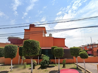 Casa En Venta En Valle Del Tenayo, Tlalnepantla// Recuperación Bancaria Laab1