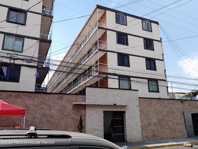 Departamento En Venta Agrícola Pantitlán, Calle 5 24-3523. N.c