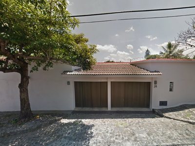 Cv- Casa Con Gran Alberca En Vista Hermosa Cuernavaca Morelos En Remate Bancario