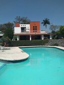 Casa en venta, condominio con alberca ubicada en Cuernavaca, Morelos
