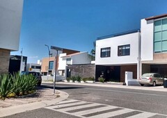 Casas en venta - 370m2 - 4 recámaras - Juriquilla - $6,995,000