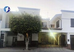 Se vende casa de 4 recámaras en col. Hipódromo Dos, Tijuana