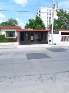 Casa de una planta ubicada en esquina, en venta, García Ginerés, Mérida Yucatán