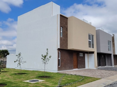 Casa en condominio en venta Santa Cruz Ocotitlán, Metepec