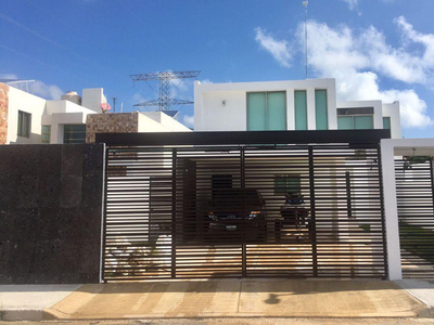 Casa En Renta De 3 Habitaciones En Temozon Norte, Mérida