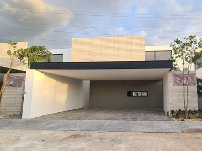 Casa En Venta En Mérida, Temozón Norte.