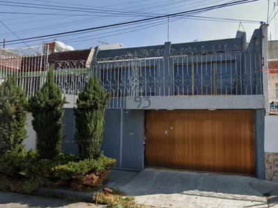 Casa en venta Plateros, Coatepec, Metropolitana 1ra Sección, Nezahualcóyotl, Estado De México, México