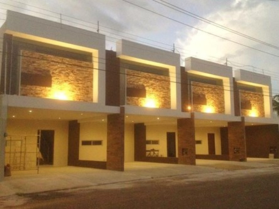 Renta De Town House Amueblada En San Pedro Cholul, 2 Recamaras Con Baño Con Aires Acondicionado