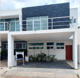 Venta O Renta De Casa Residencial Arbolada Cancún 4.0 Mdp -
