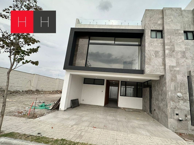 Casa En Venta En Lomas De Angelopolis