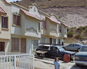 Casa En Remate Bancario En Del Sauce, Recidencial Del Bosque, Tijuana, Bc. (65% Debajo De Su Valor Comercial, Solo Recursos Propios, Unica Oportunidad) -ijmo2