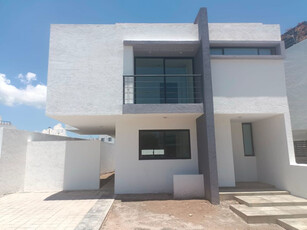 Casa En Venta En Juriquilla San Isidro, 3 Recamaras, Roof Ga