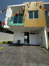 Casa En Venta En La Rua Residencial (no.4)