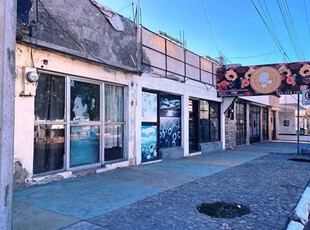 Casa Y Locales Comerciales A 10 Cuadras Del Malecón