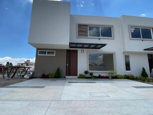 Doomos. Casa en Venta Alondra en San Salvador Tizatlali, Metepec 24-1104 ZG