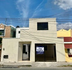 Doomos. CASA EN VENTA DE 4 HABITACIONES EN CHUBURNA HIDALGO