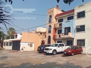 Doomos. Venta de Departamento en Planta Baja en calle Nayarit, entre calles Baja California y Michoacán, Col. Petrolera, en Coatzacoalcos, Veracruz.