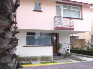 FUNCIONAL CASA EN CONDOMINIO