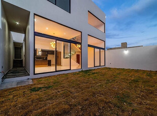 Hermosa Residencia En Lomas De Juriquilla, De Autor, 4 Recam