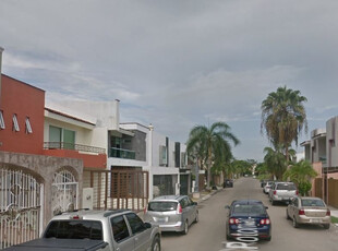 Hermosa Y Amplia Casa En Remate En La Col. Fluvial Vallarta, Puerto Vallarta, Jalisco!