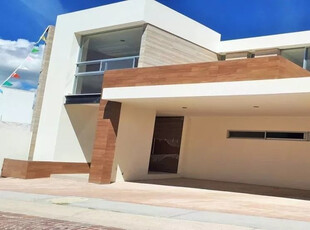 Preciosa Residencia Luxury En Cumbres Del Lago, Jardín, 4ta