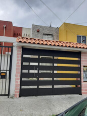 Rento Casa En Fracc. La Alborada, Cuautitlan, Edo. Mex., Con 2 Rec. 2 Niveles, A 15 Min De Suburbano Cuautitlan