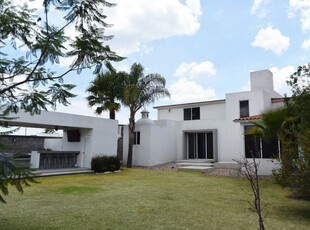 Se Vende Residencia En San Francisco Juriquilla De 1,000 M2