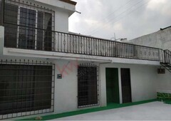 casa duplex en venta en la av. ruiz cortines, ecatepec, con seguridad y amplias vías de acceso.