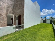 Casa en Renta de 4 recámaras con amplio jardín en Lomas de Angelópolis, Cascatta
