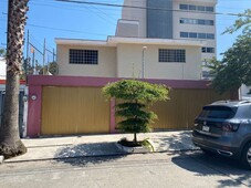 CASA EN VENTA EN PROVIDENCIA 4 SECCION, EXCELENTE UBICACION Y ESPACIOS