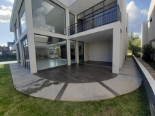 casas en renta - 1000m2 - 4 recámaras - leon - 95,000