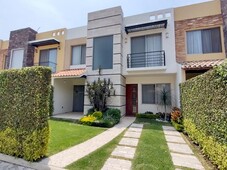 doomos. renta casa en condominio con alberca en lomas de jiutepec, morelos.