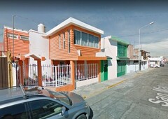 excelente casa en venta atraves de remate bancario, fracc. la hacienda, puebla