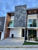 MODERNA Y FUNCIONAL CASA EN PARQUE CUERNAVACA LOMAS DE ANGELÓPOLIS III