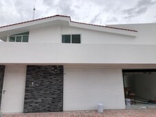 Preciosa casa de 450 m2 de terreno en Las Ánimas, 5 recámaras con baño, venta.